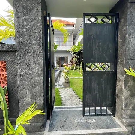 Yana Guest House 2 Canggu
