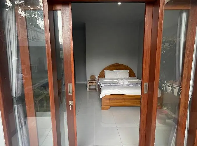 Yana Guest House 2 Canggu * Canggu